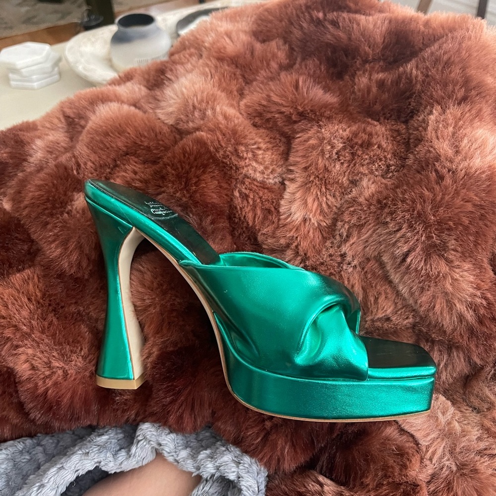 Green Jeffrey Campbell shoes never worn 8